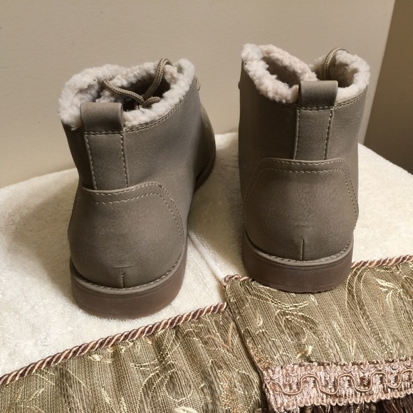 New Mountain sole women’s Charlie ankle booties - Picture 3 of 7